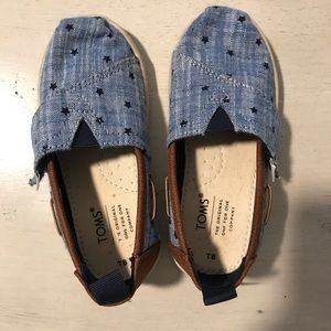 Toms size 8 toddler denim look with stars GUC